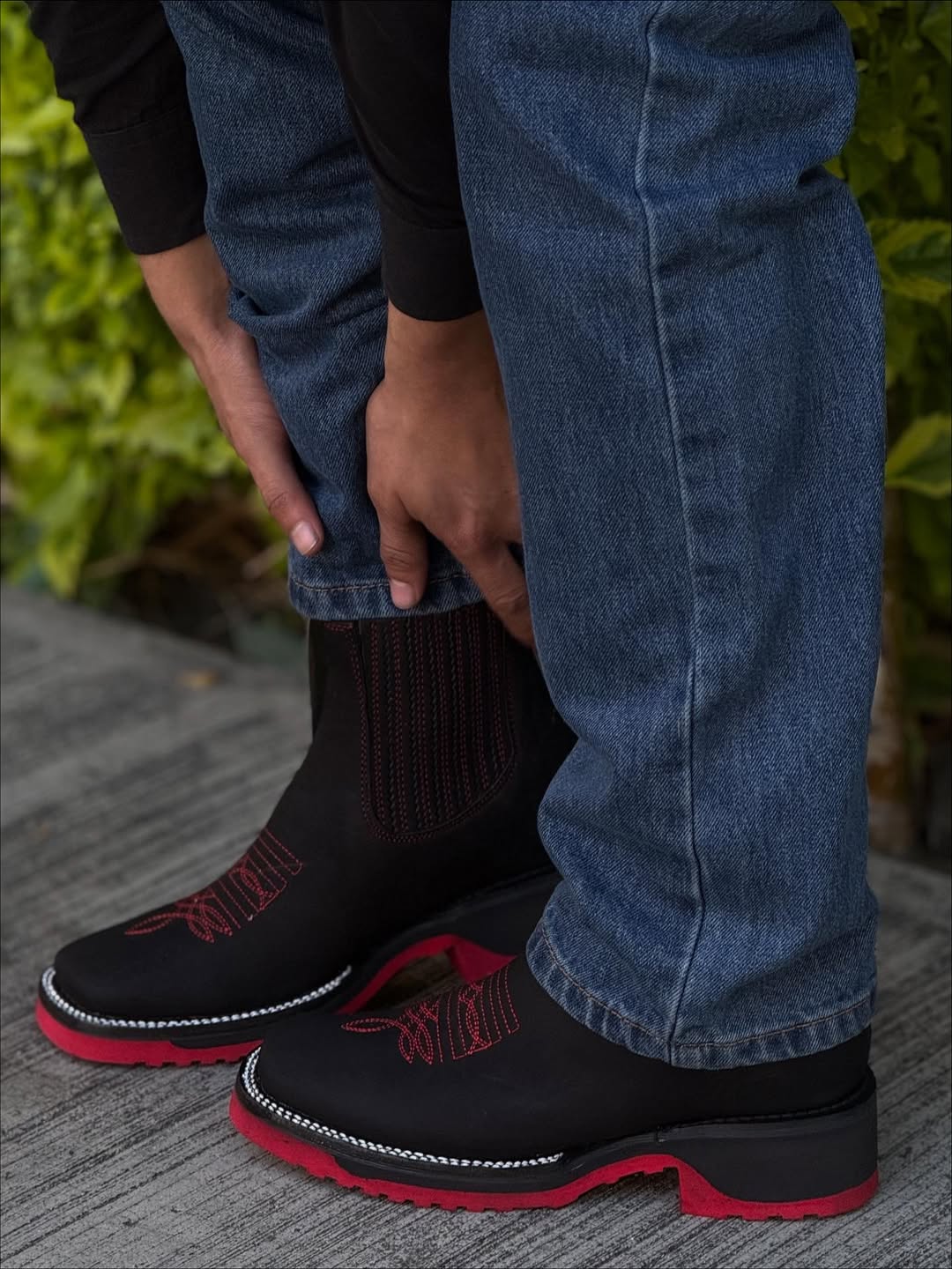 Men's Double Density Nubuck Leather Embroidered Ankle Boots