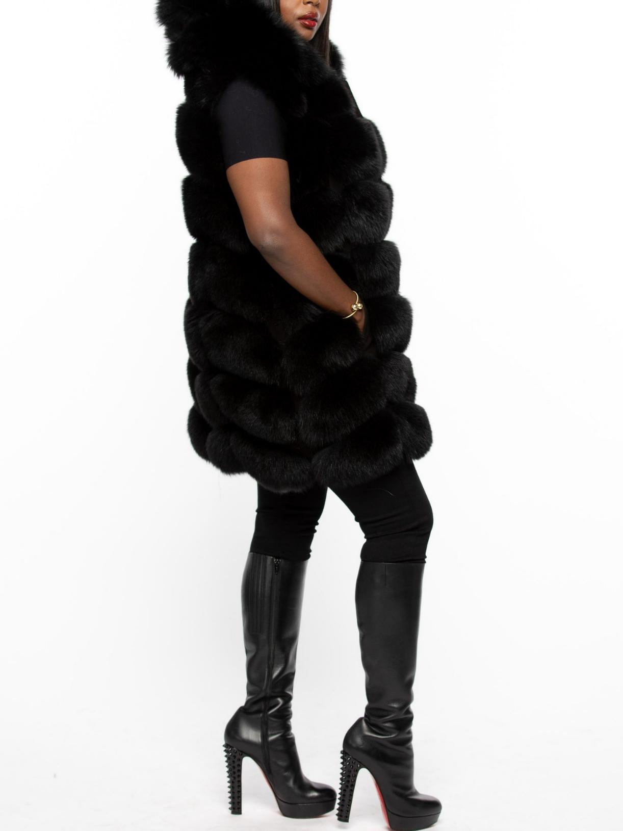 Warm Winter Outerwear Luxurious Black Fur Functional Coat