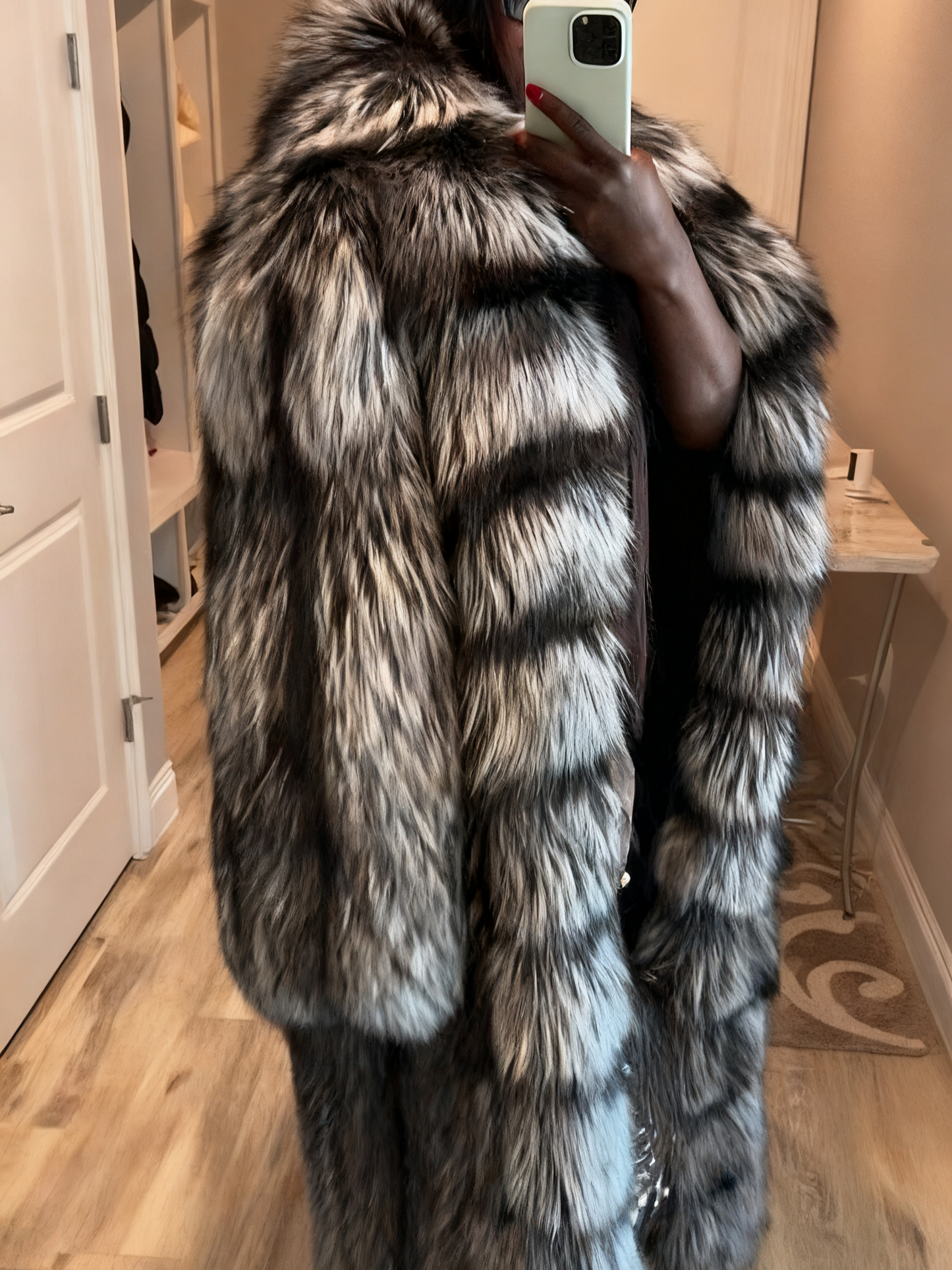 Stylish Winter Outerwear Luxury Long Silver Fox Coat