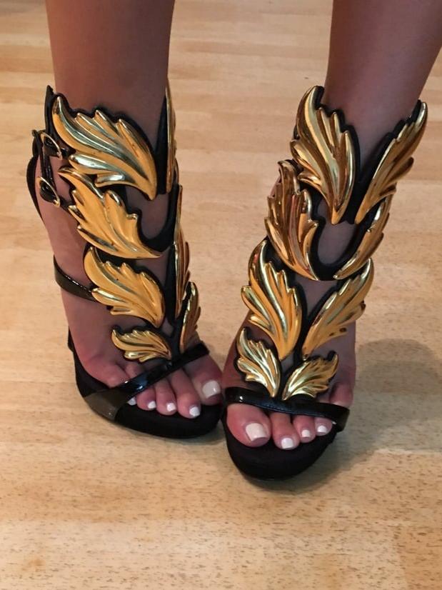 Stylish Leaf Winged Gladiator High Heels