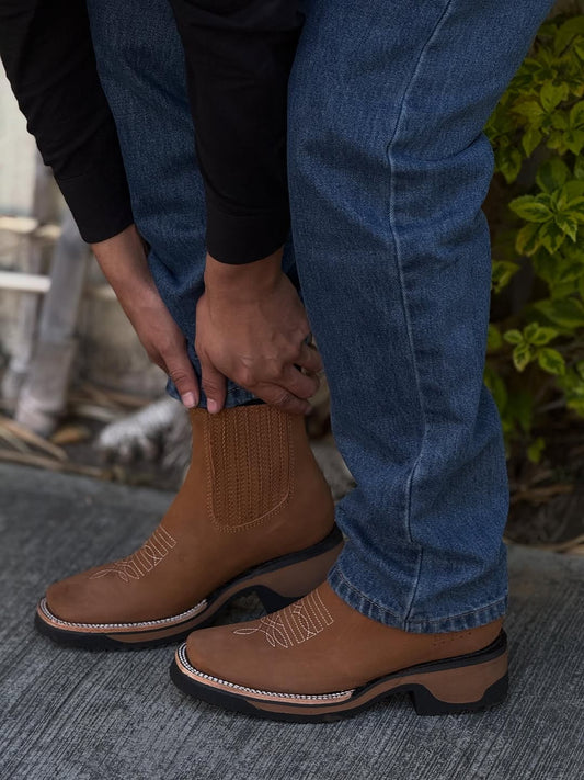 Men's Embroidered Western Style Slip-On Ankle Boots