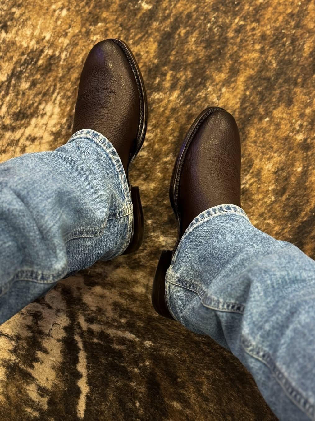 Men's Genuine Leather Round Toe Chelsea Boots